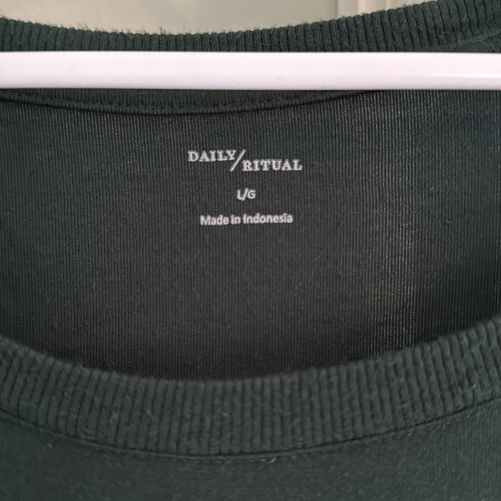 Daily Ritual Tee - Picture 4 of 9